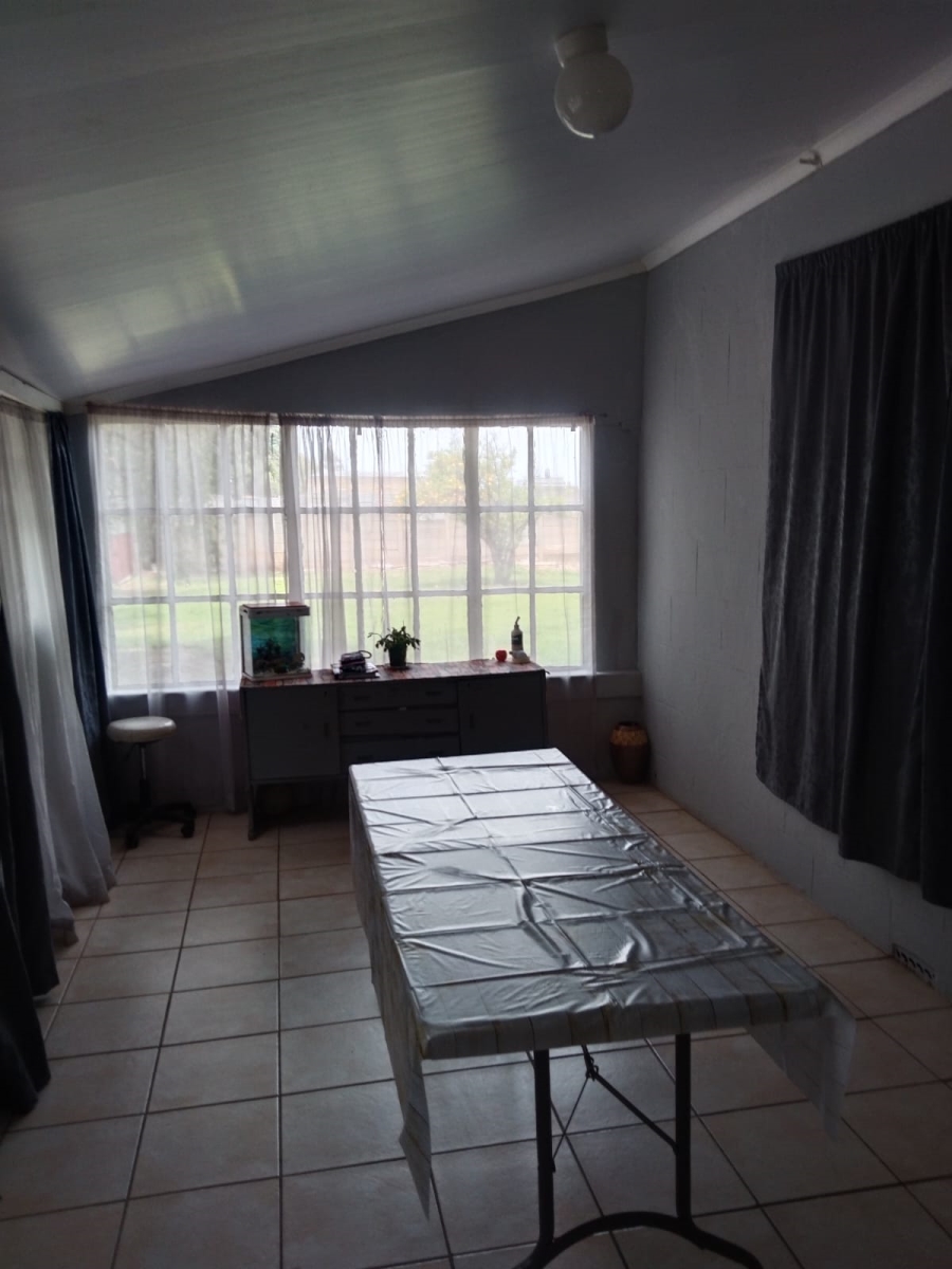 4 Bedroom Property for Sale in Theunissen Free State
